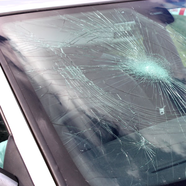 what auto glass replacement company to call and what does it cost to fix broken windshield  in Holbrook